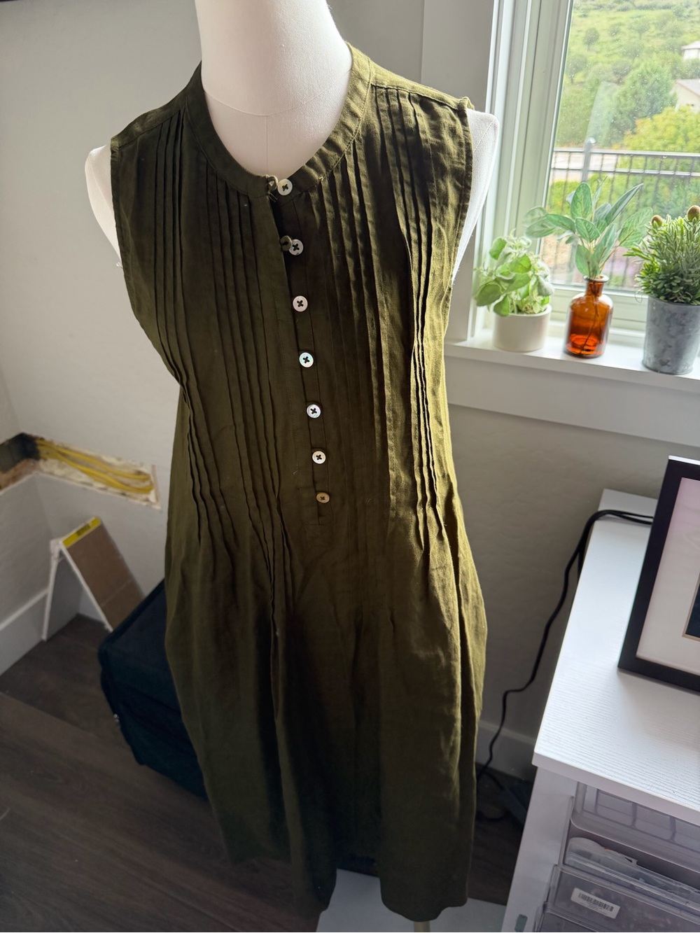 Quince Olive Green Sleeveless Pleated Mini Dress